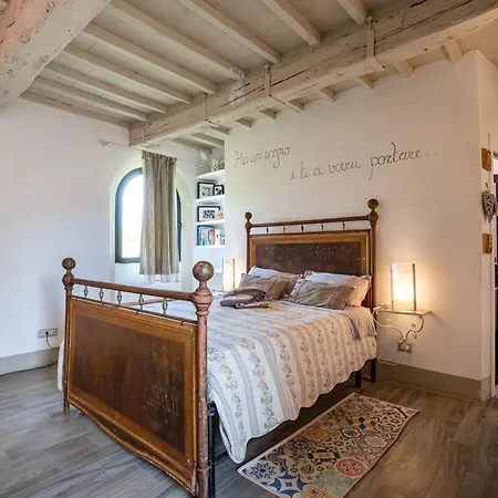 Podere Poggiolo Feriehus *